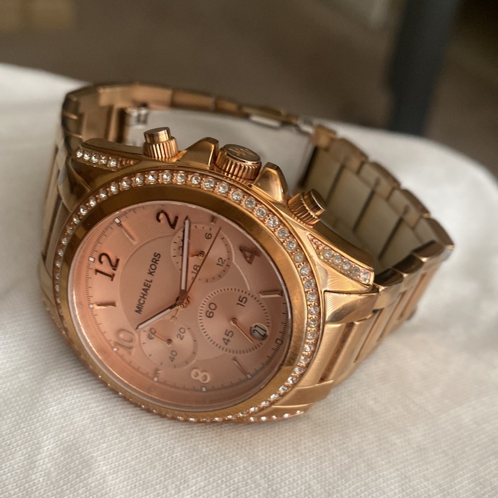 Michael Kors Women's Watch - Picture 5 of 8